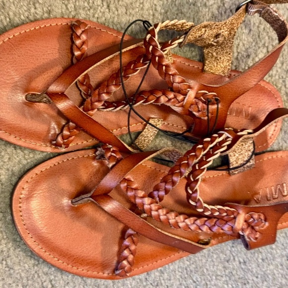 Mia Lyli sandal Women’s size 6. Brand new - Picture 8 of 9